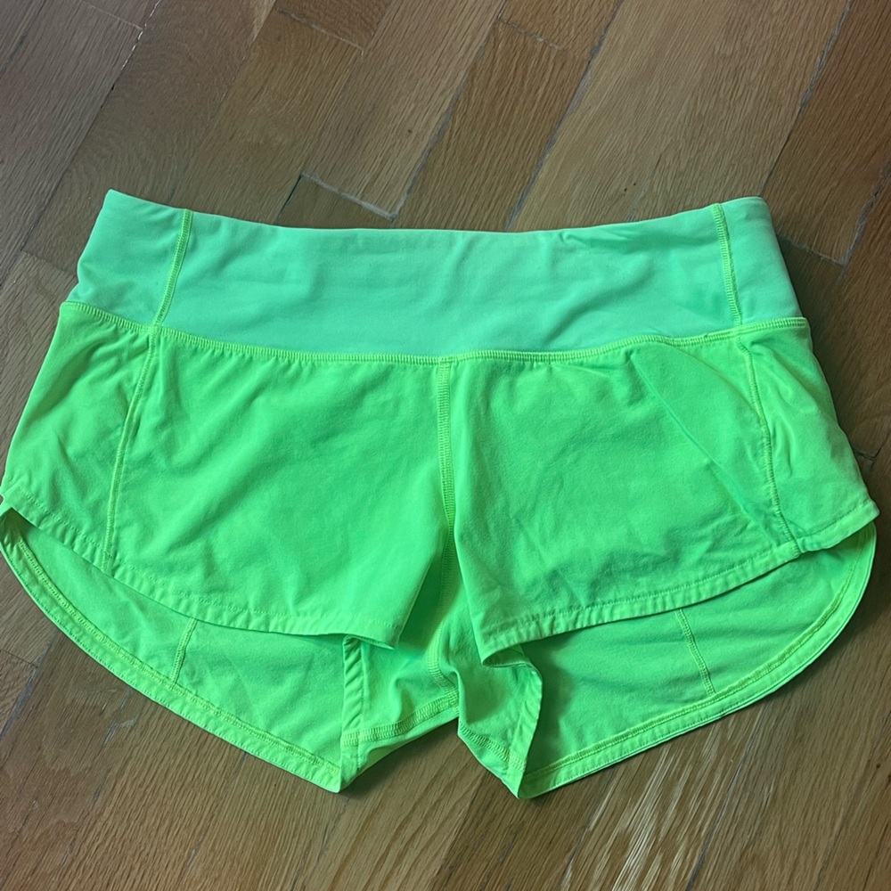 Neon yellow 2.5 in inseam speed up lulu short